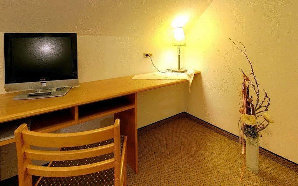 Hotel Staffler Оделцхаузен Екстериор снимка